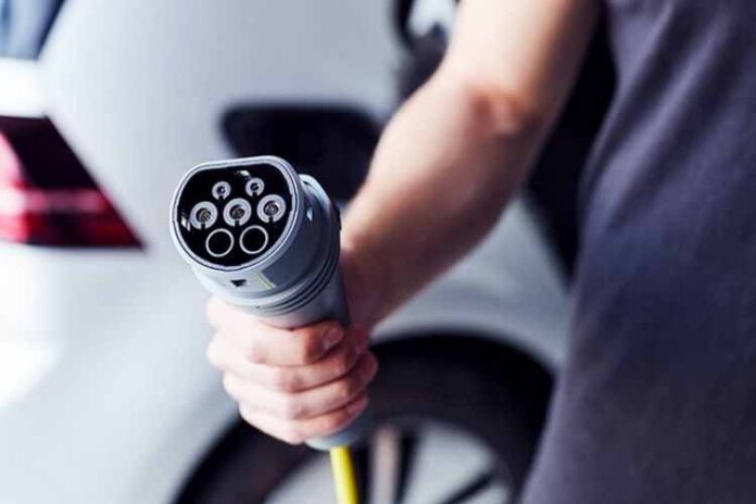 3 Factors to Consider When Installing Commercial Electric Vehicle Charging Stations